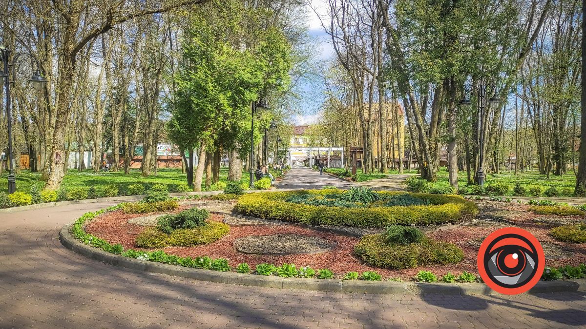 Болюче питання: як виглядають парки Коломиї та Моршина 7