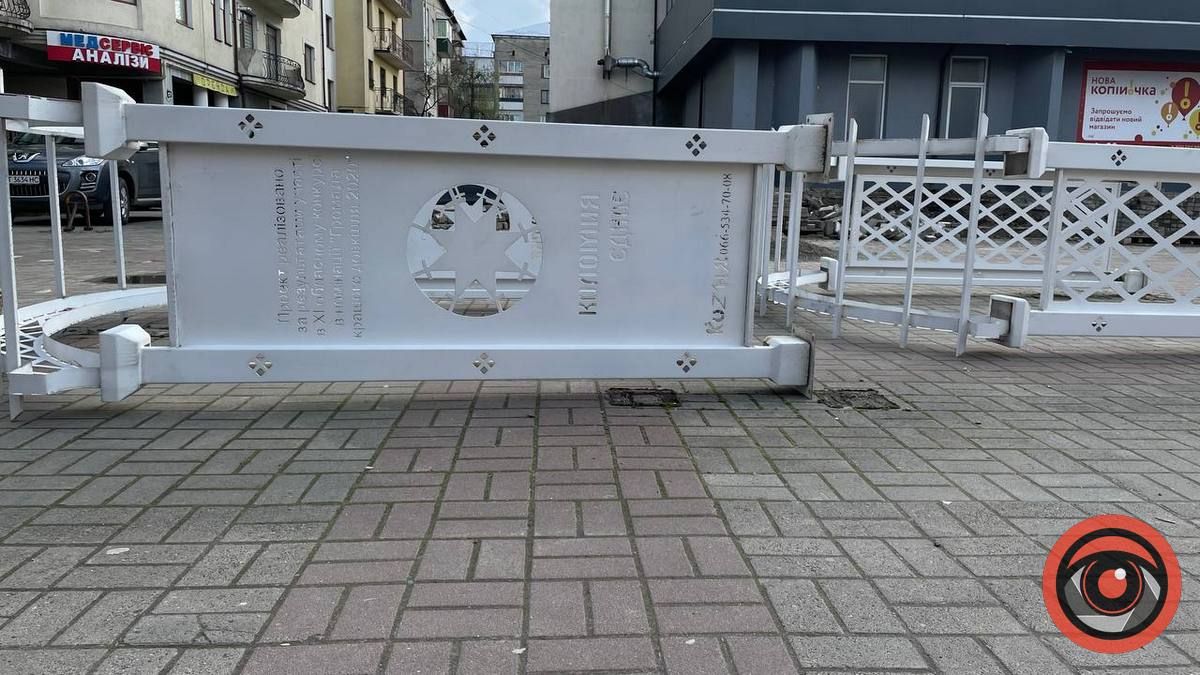 На Вічевому Майдані в Коломиї демонтували арки 1