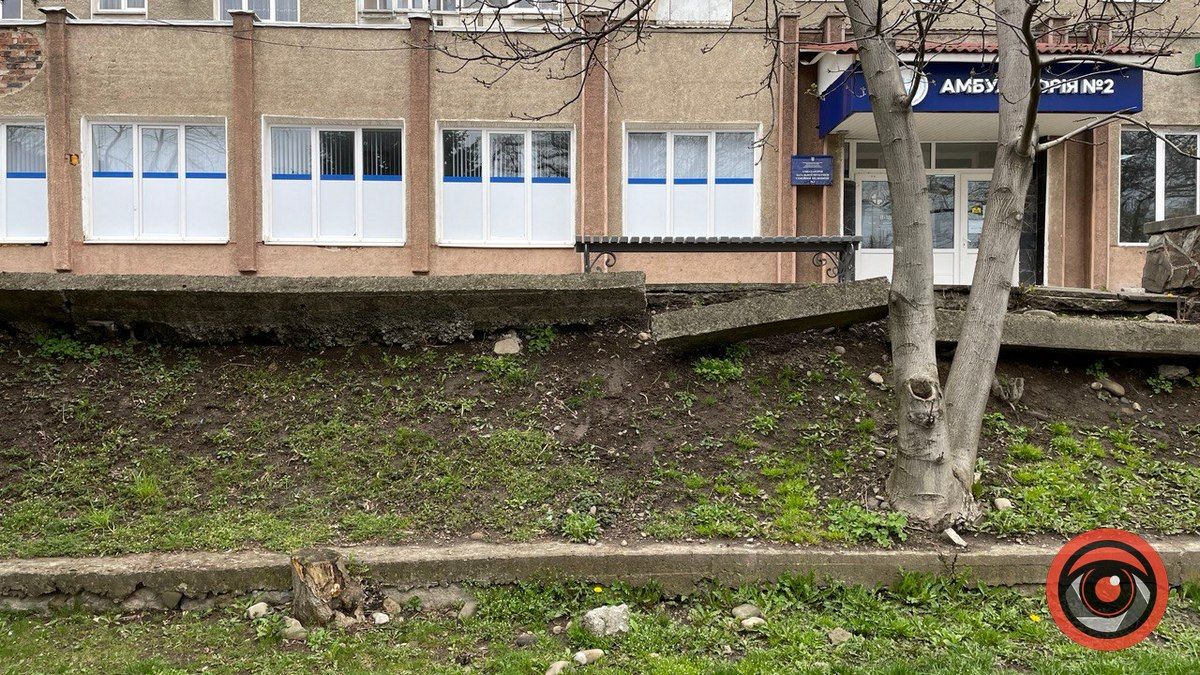 На вул. Січових Стрільців руйнується підвищення багатоповерхівки 2