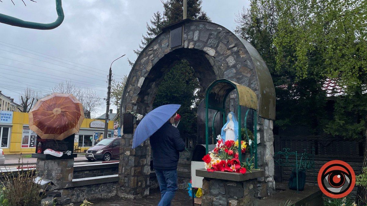 В річницю Чорнобильської трагедії коломияни зібрались біля меморіалу жертвам аварії 2