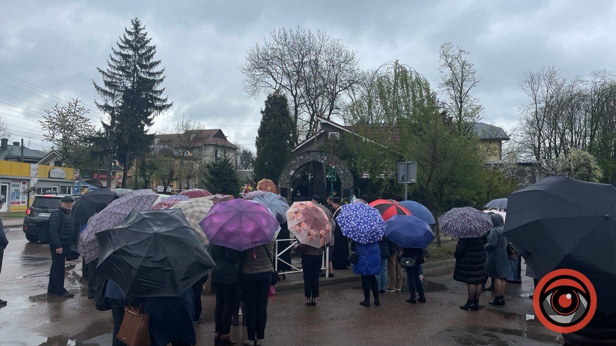 В річницю Чорнобильської трагедії коломияни зібрались біля меморіалу жертвам аварії 1