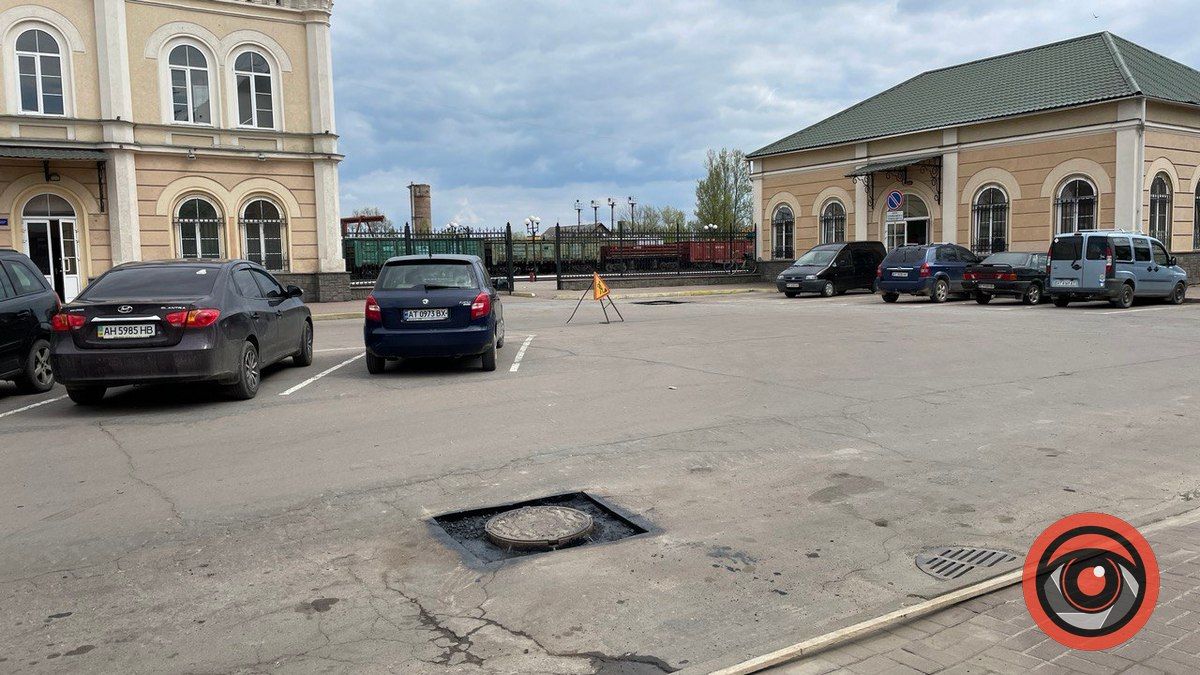 У Коломиї ремонтують Привокзальну площу 3