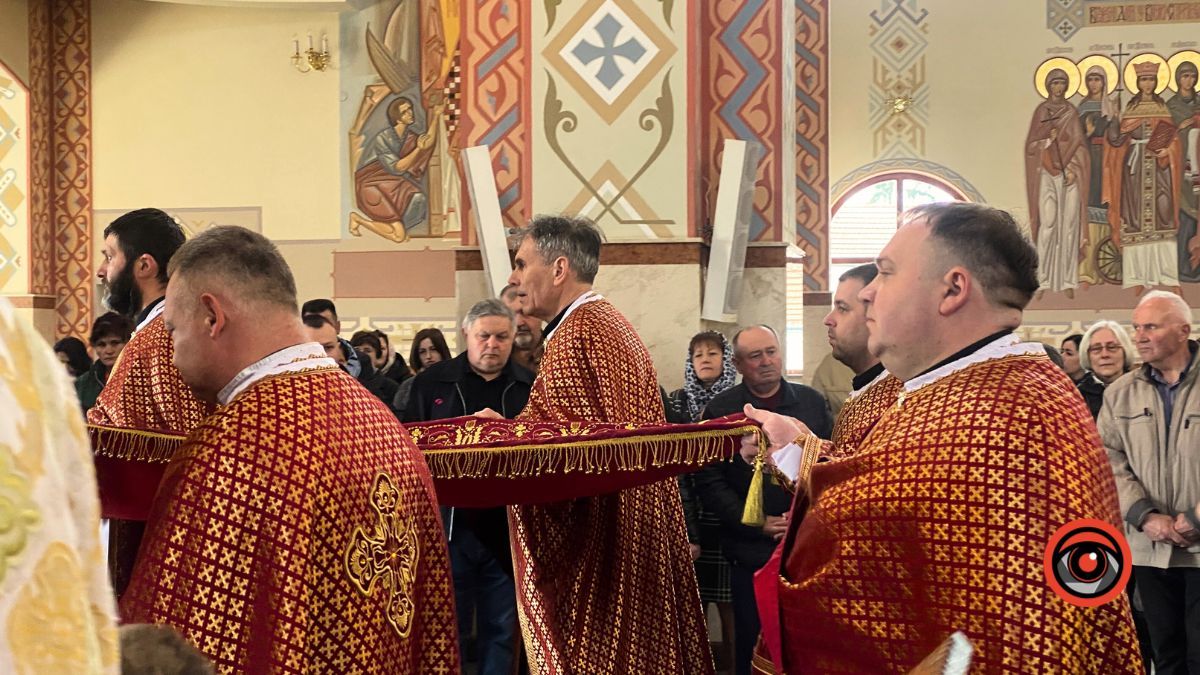 Виставлення святої Плащаниці у Катедральному соборі в Коломиї | Фоторепортаж 2