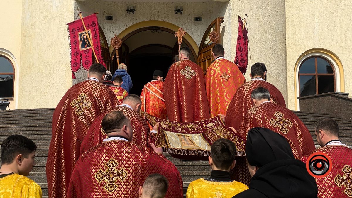 Виставлення святої Плащаниці у Катедральному соборі в Коломиї | Фоторепортаж 11
