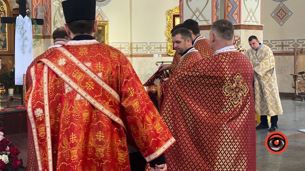 Виставлення святої Плащаниці у Катедральному соборі в Коломиї | Фоторепортаж 15