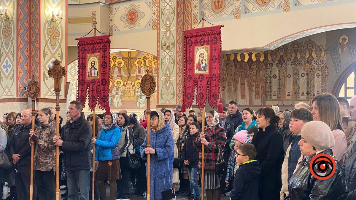 Виставлення святої Плащаниці у Катедральному соборі в Коломиї | Фоторепортаж 16