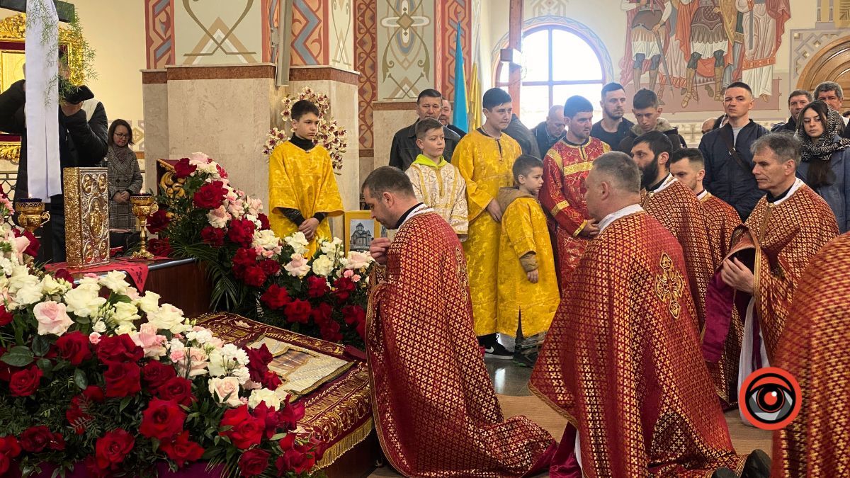 Виставлення святої Плащаниці у Катедральному соборі в Коломиї | Фоторепортаж 18