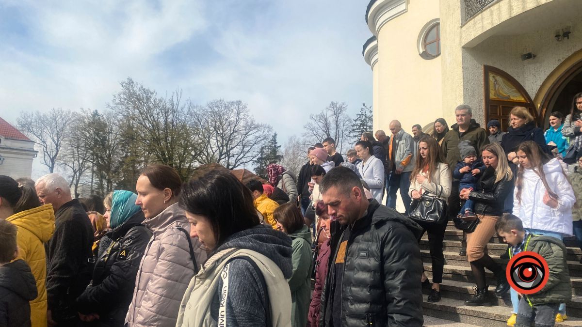 Виставлення святої Плащаниці у Катедральному соборі в Коломиї | Фоторепортаж 3