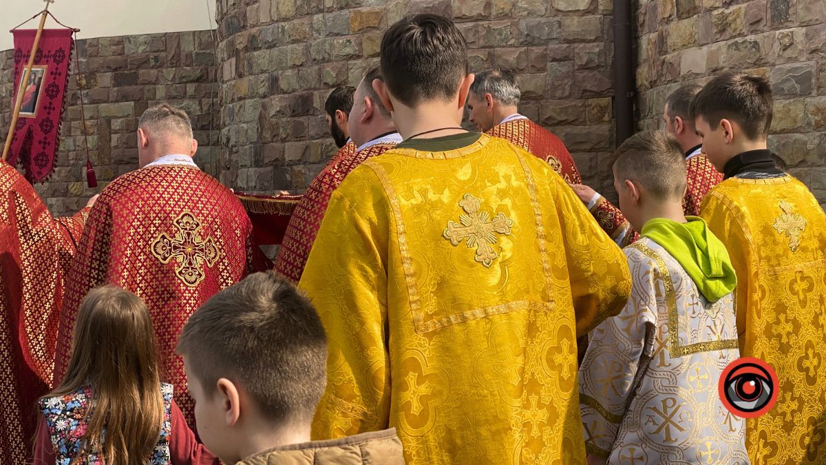 Виставлення святої Плащаниці у Катедральному соборі в Коломиї | Фоторепортаж 5