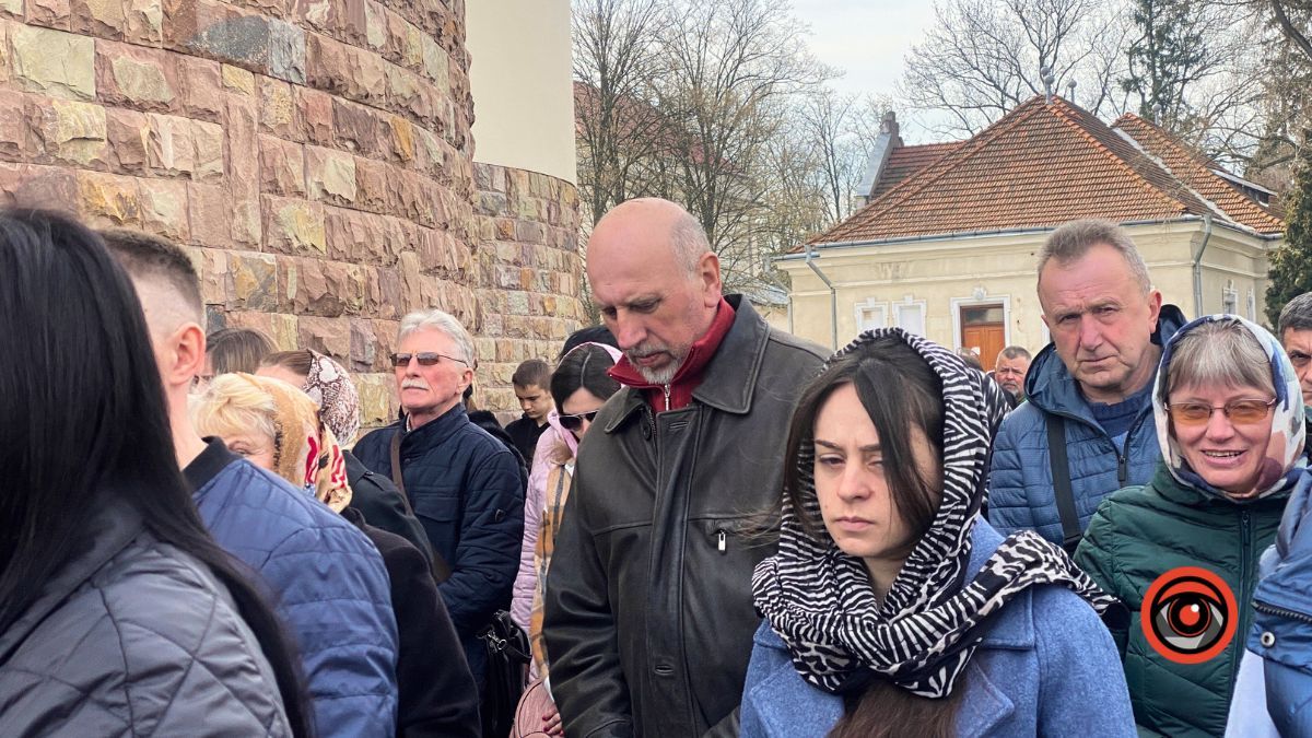 Виставлення святої Плащаниці у Катедральному соборі в Коломиї | Фоторепортаж 7