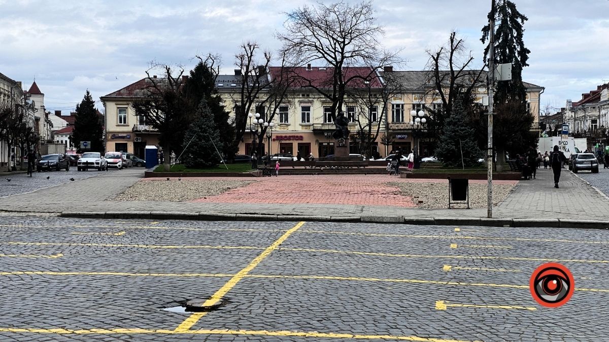 На площі Відродження вже немає Пункту Незламності 1