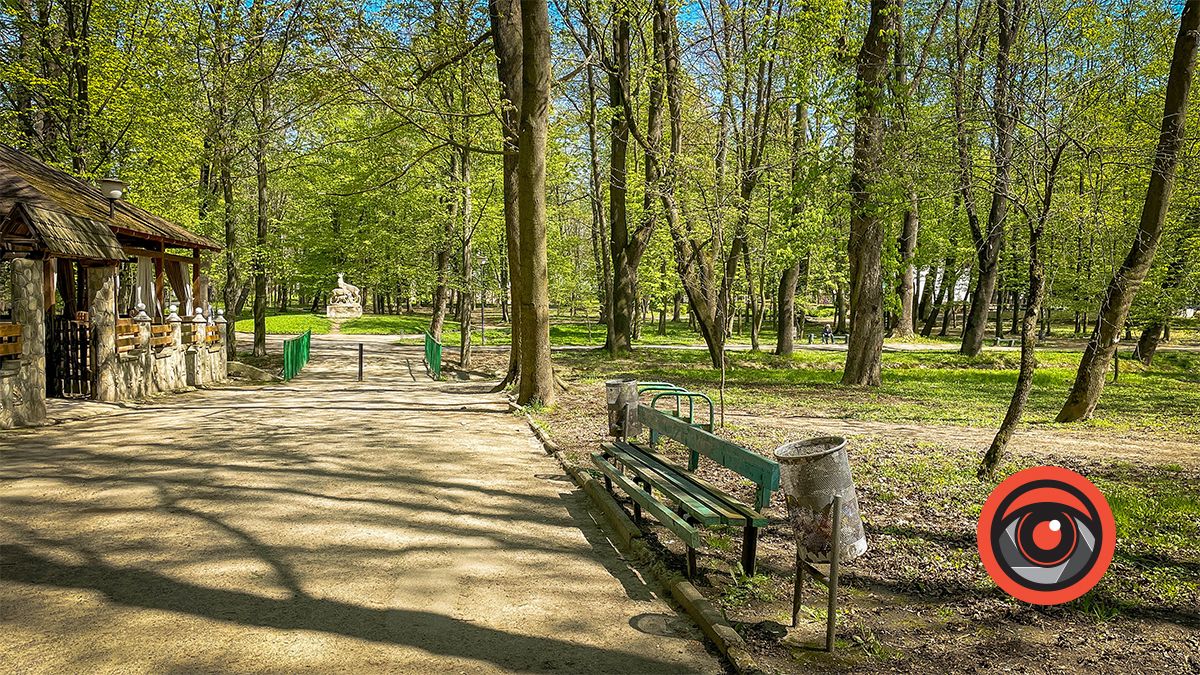 Болюче питання: як виглядають парки Коломиї та Моршина 17