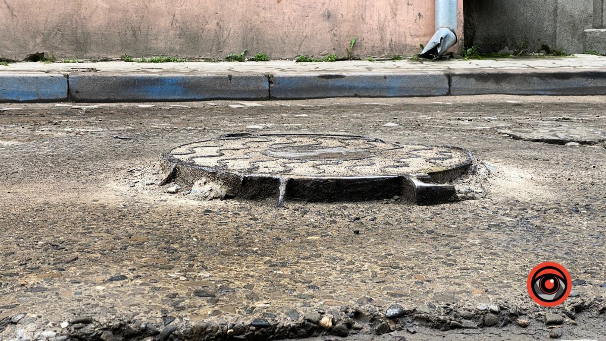 Обережно, не погубіть колеса: вулиця Валова у Коломиї потребує ремонту 8