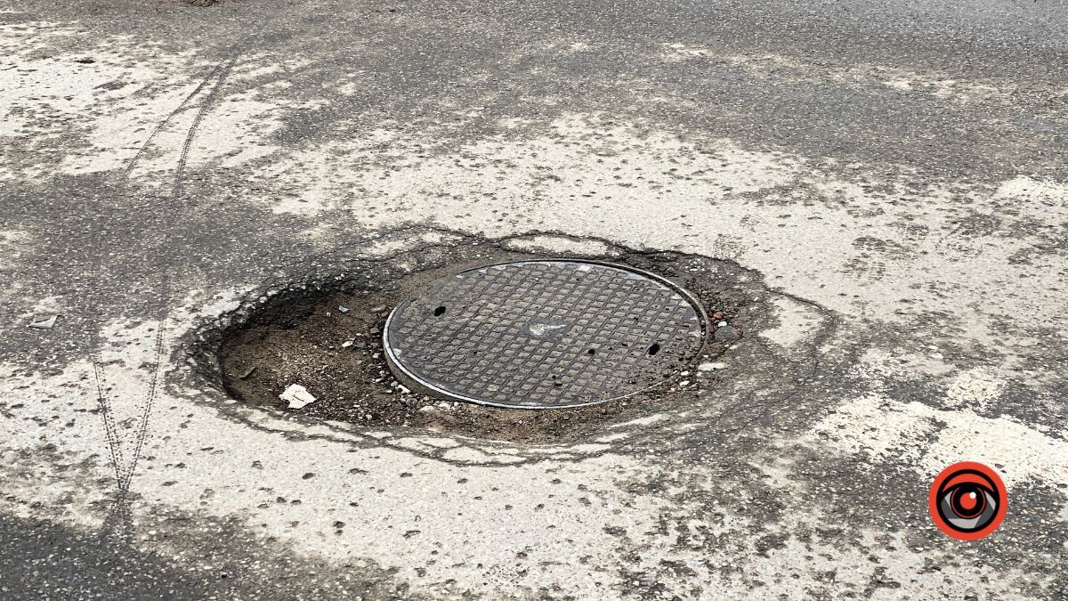 Обережно, не погубіть колеса: вулиця Валова у Коломиї потребує ремонту 5