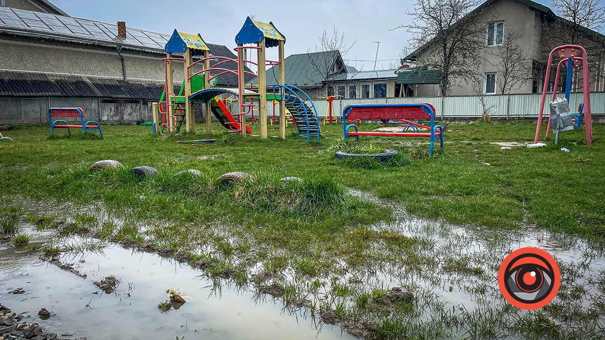 Що не так з дитячими майданчиками в Коломийській громаді 5
