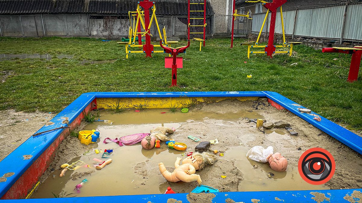 Що не так з дитячими майданчиками в Коломийській громаді