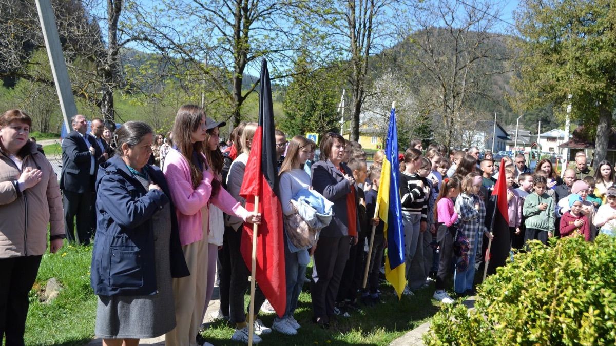 На Верховинщині відкрили меморіальну дошку Герою Дмитру Швагровському 2