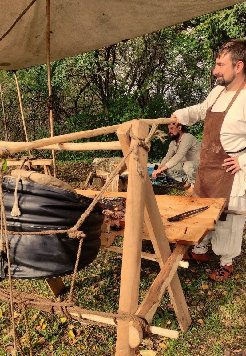 У Крилосі реконструюють Ремісничий двір давнього Галича у середньовічному стилі 6