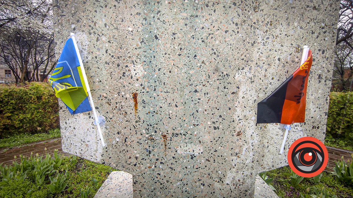 У Коломиї планують відреставрувати площу біля пам'ятника Степану Бандері 3