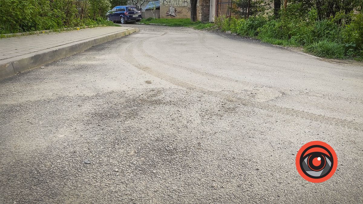 Що сталось із новою дорогою в мікрорайоні Коновальця-Валова Коломийської громади 6