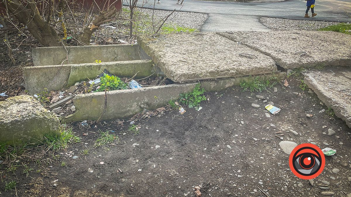 Повз кладовище по теплотрасі: дивацький, але популярний прохід у Коломиї 7