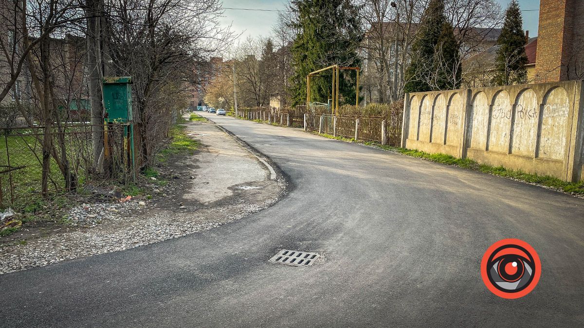 Повз кладовище по теплотрасі: дивацький, але популярний прохід у Коломиї 9