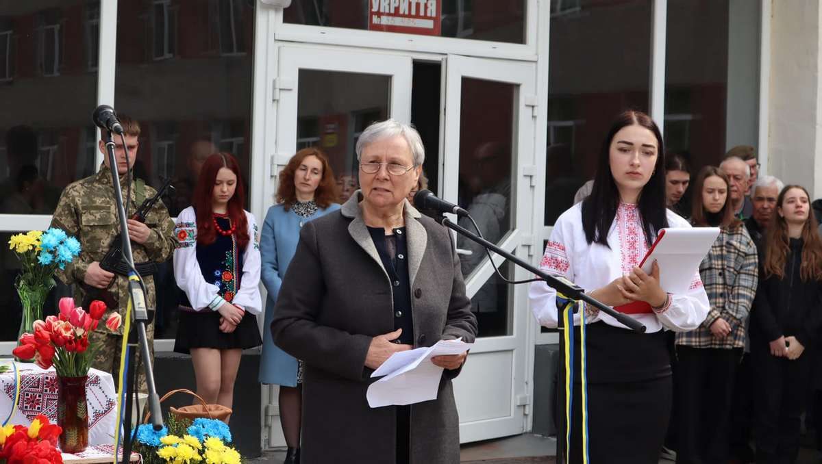 Меморіальну дошку Володимиру Барчуку відкрили на будівлі Коломийського ліцею №2 9