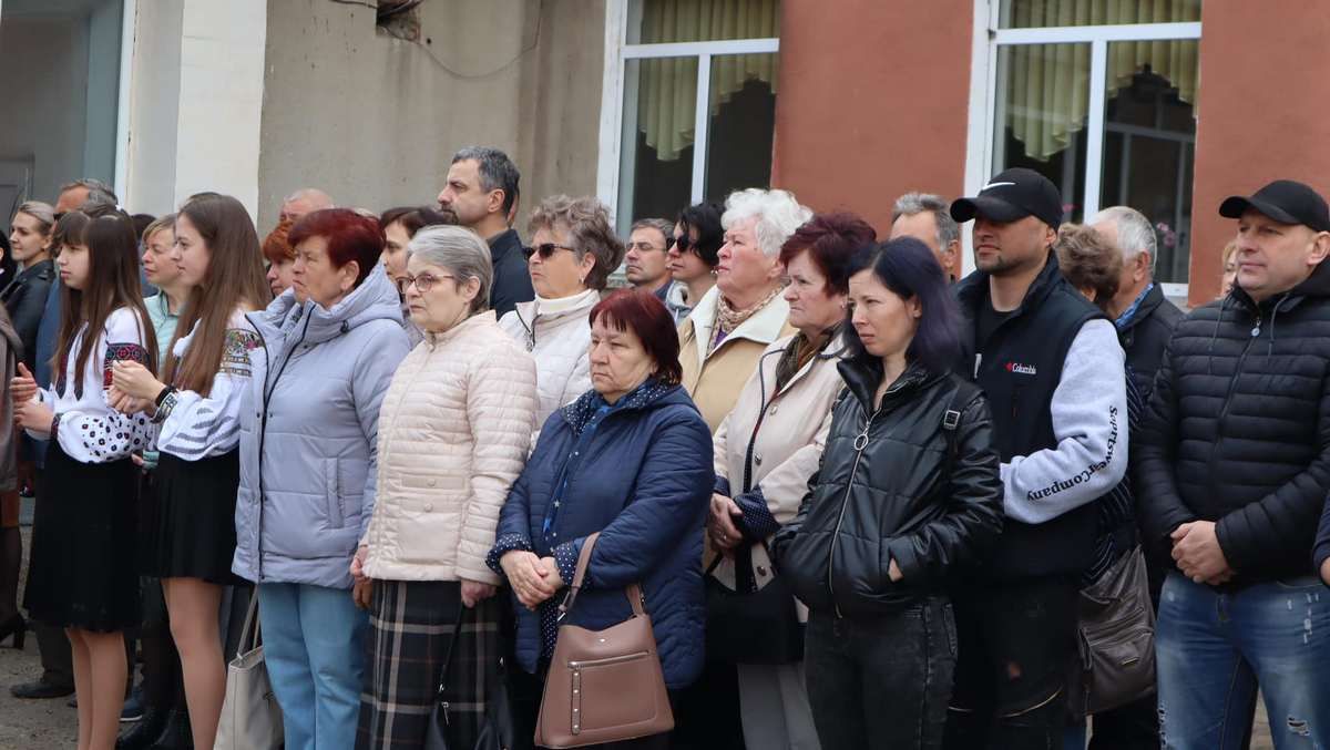 Меморіальну дошку Володимиру Барчуку відкрили на будівлі Коломийського ліцею №2 7