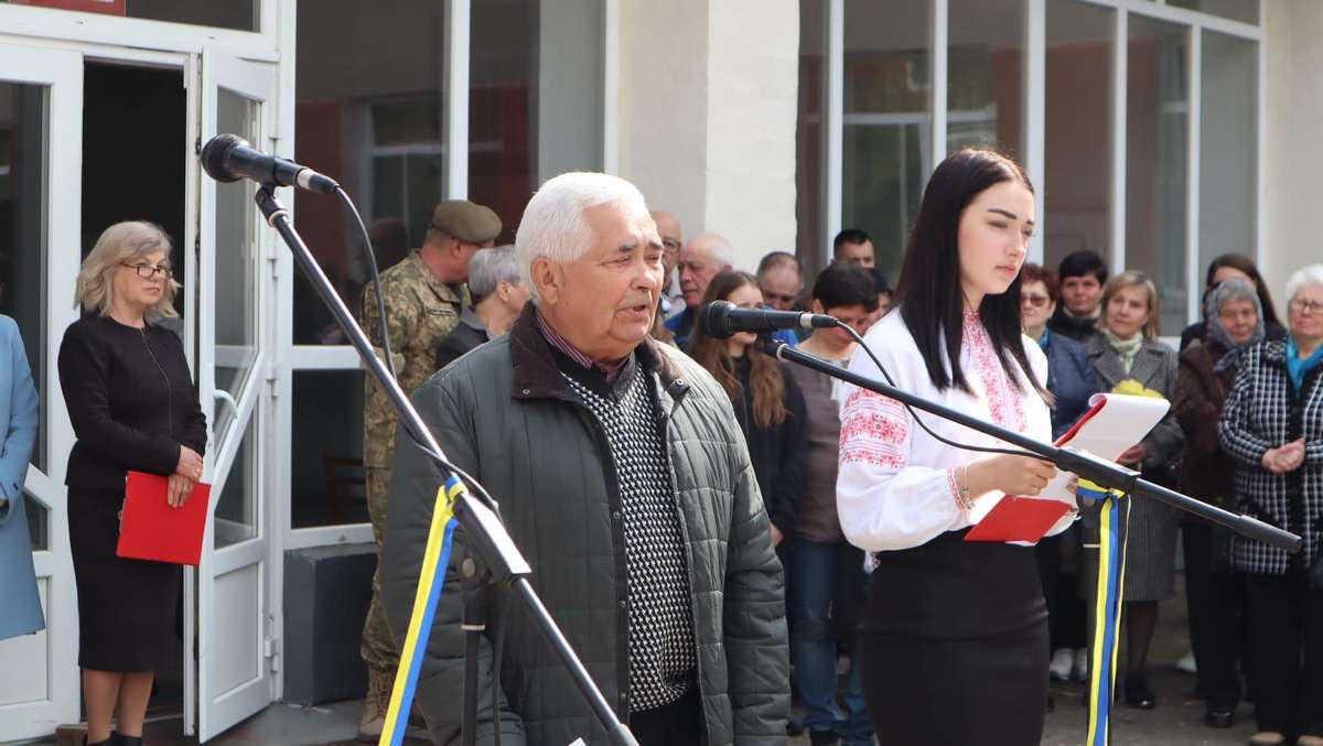 Меморіальну дошку Володимиру Барчуку відкрили на будівлі Коломийського ліцею №2 11