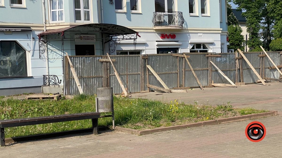 Реконструкція площі перед Писанкою розпочалась 3