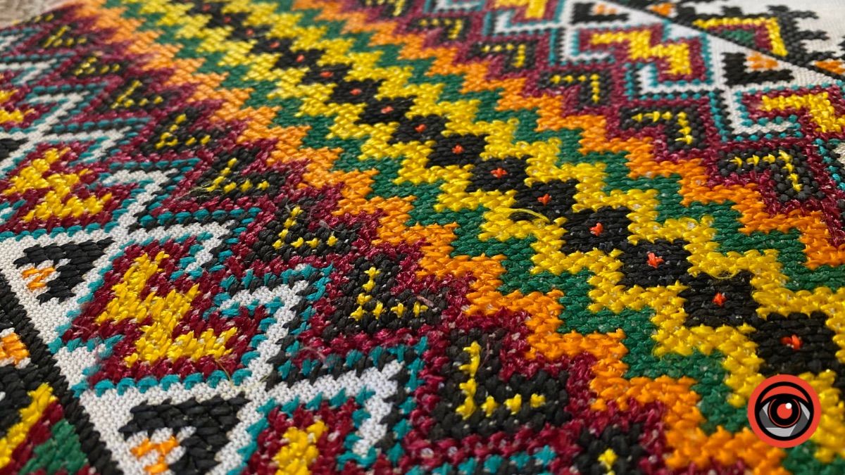 Давня вишивка у Святомихайлівському соборі 6