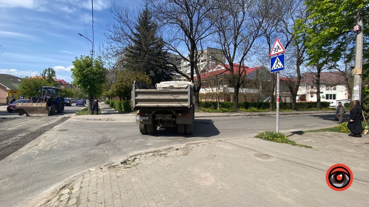 На вулиці Січових Стрільців частково перекрили рух: чому? 2