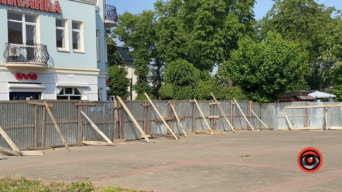 Реконструкція площі перед Писанкою розпочалась 1