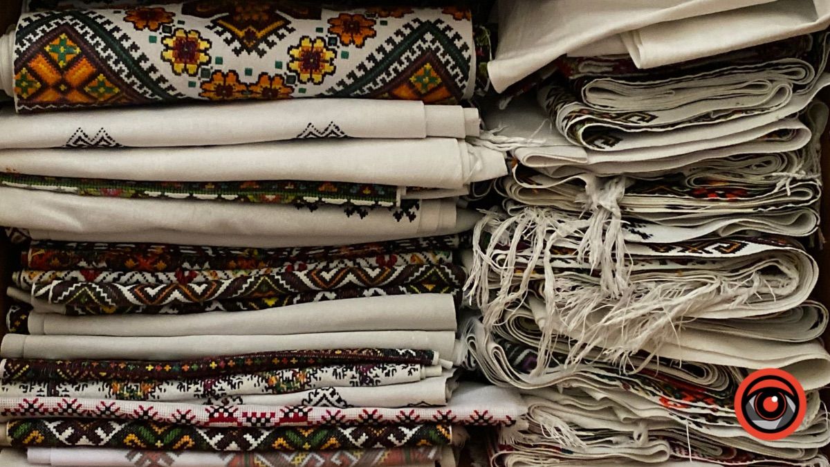 Давня вишивка у Святомихайлівському соборі 5