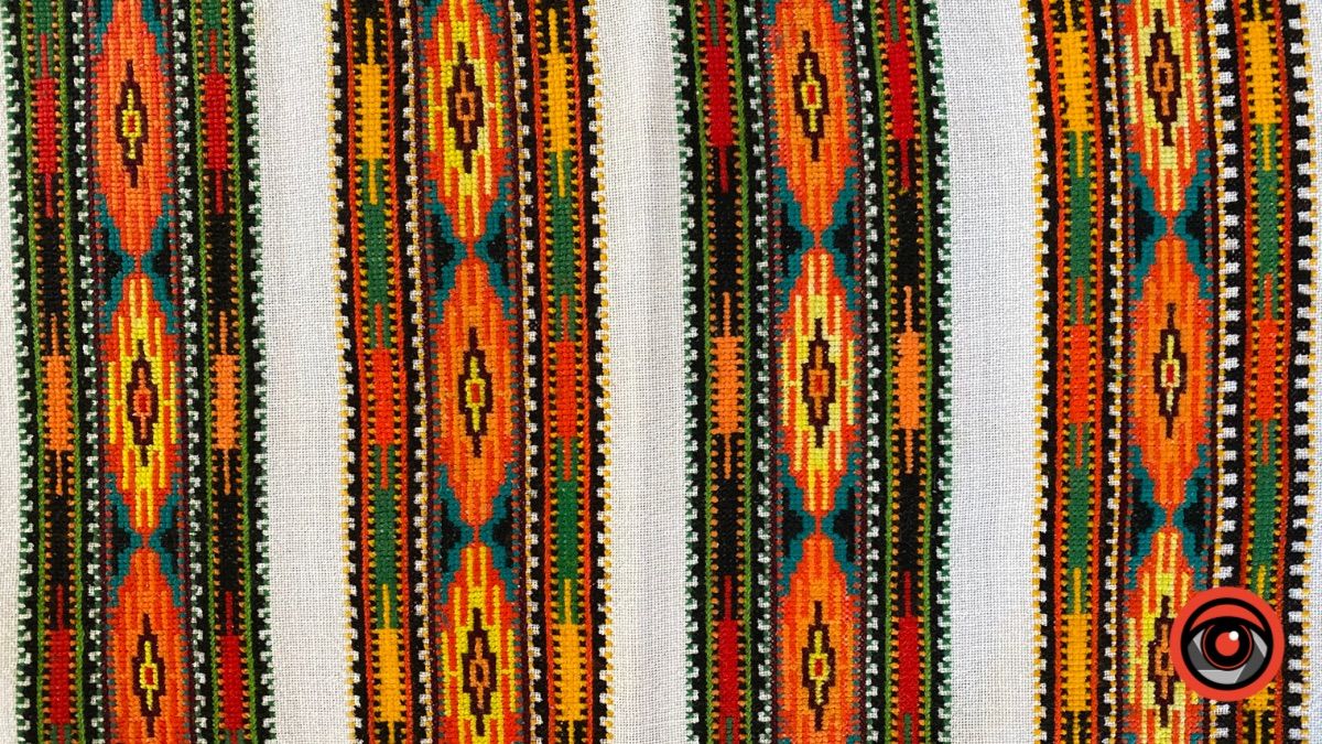 Давня вишивка у Святомихайлівському соборі 9