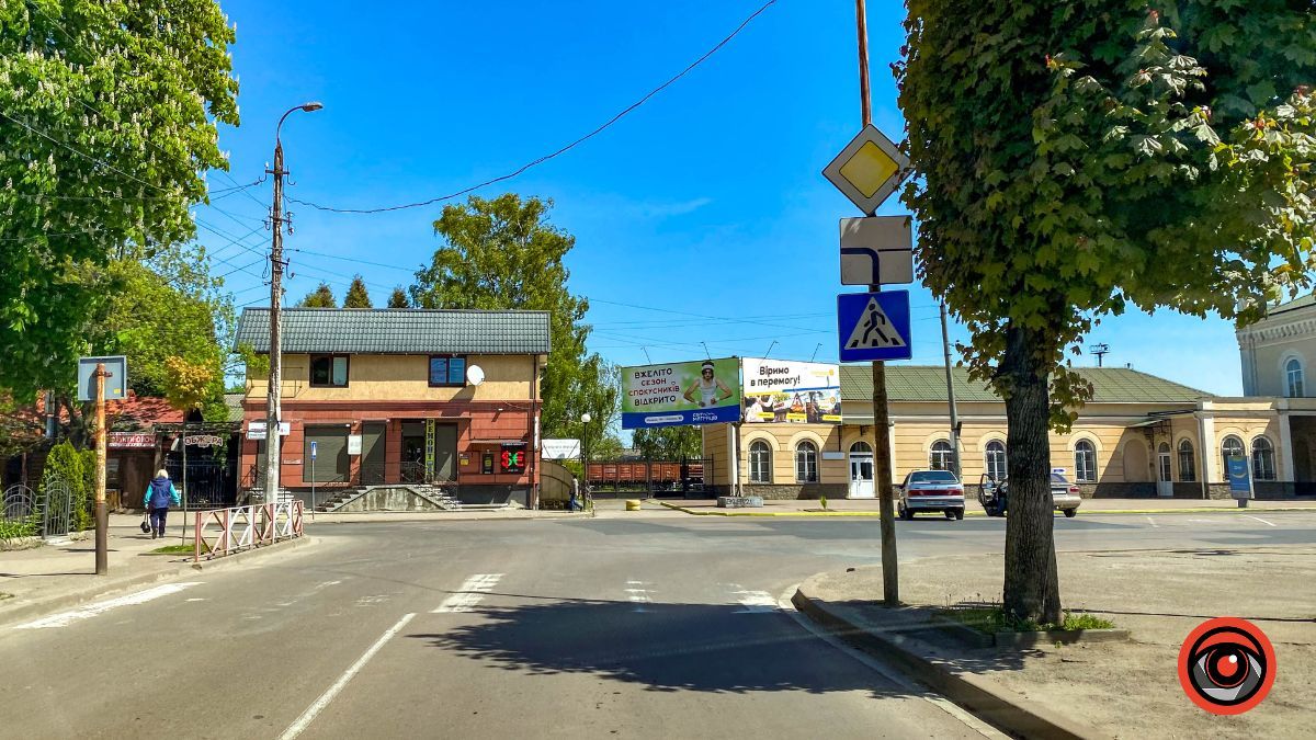 900 метрів вул. Бандери крізь призму епох: дім Кос-Анатольського, трибунал залізничних військ та меморіальні місця 13