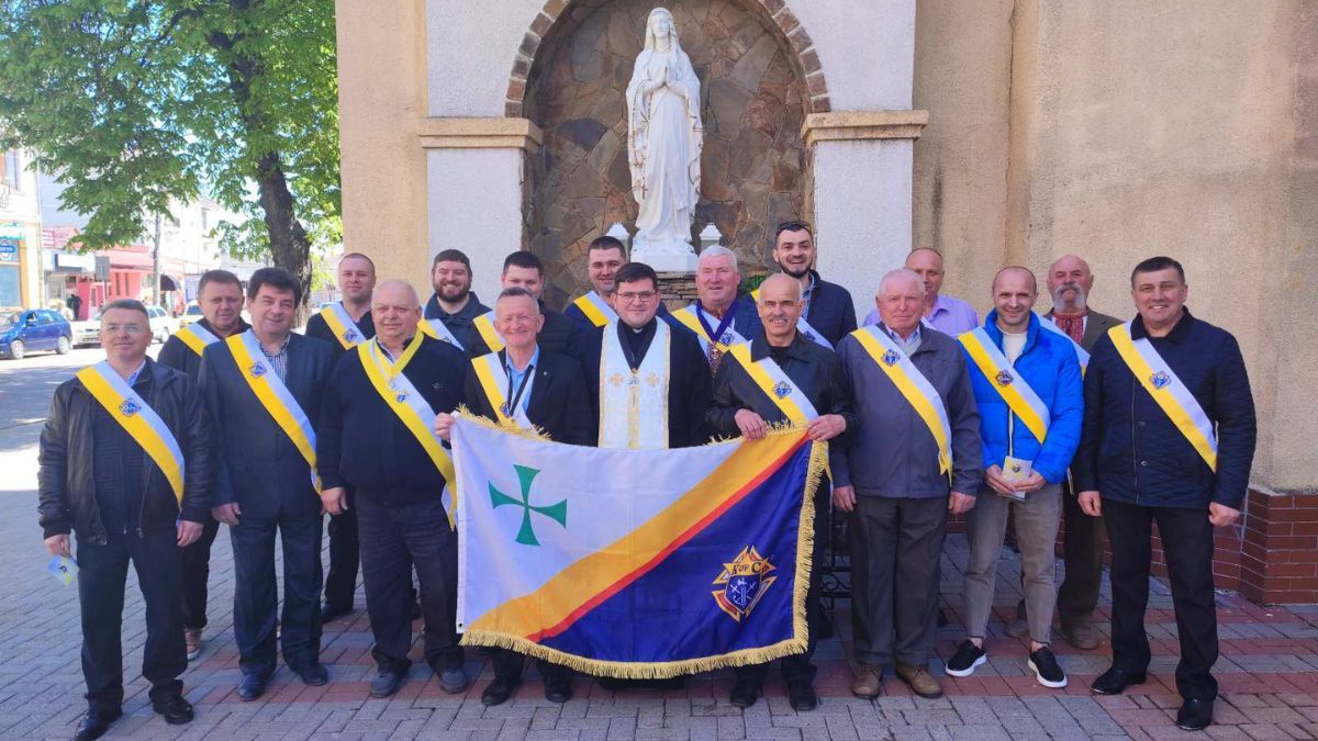 Лицарі Колумба видали гуманітарну допомогу ВПО 1