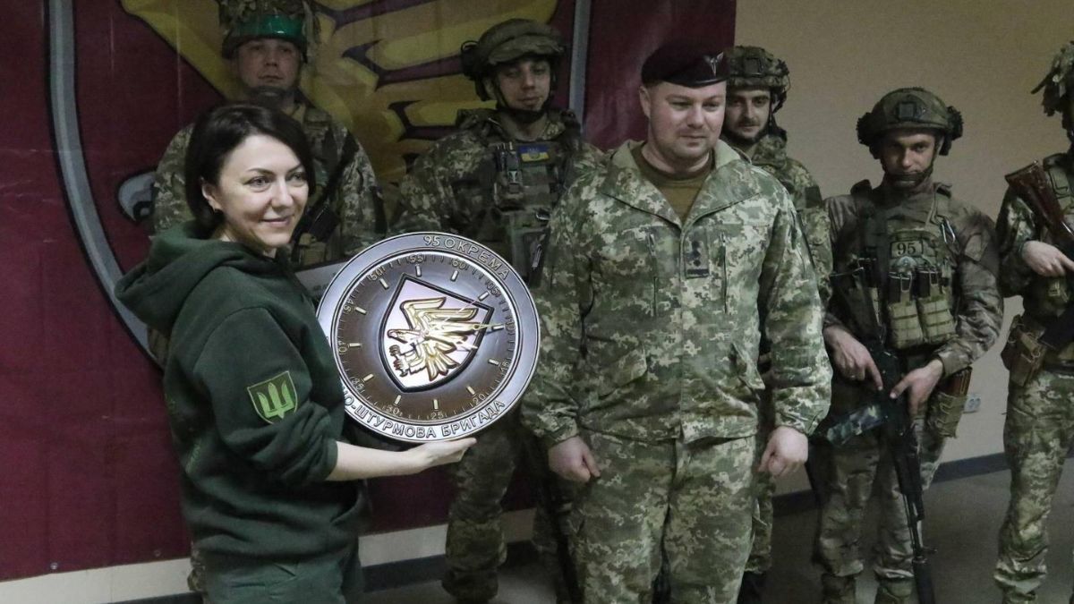 Президент відзначив 95-у окрему десантно-штурмову бригаду, командиром якої є прикарпатець 2