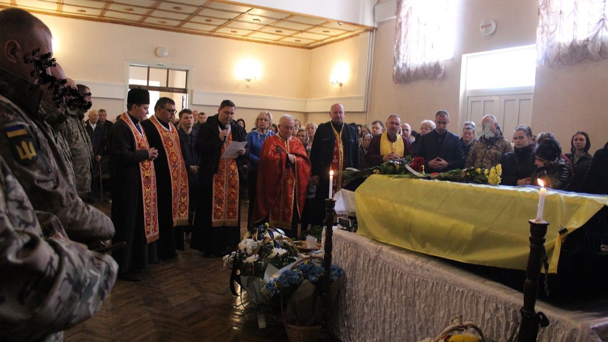 У Делятині провели в останню дорогу Героя Валерія Гончарова 2