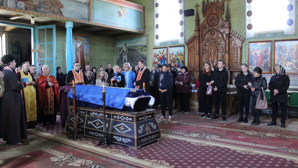 У Делятині провели в останню дорогу Героя Валерія Гончарова 7