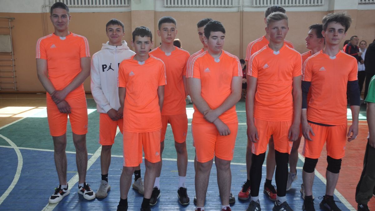 У Рожнові відбулися змагання з волейболу серед юнаків 2