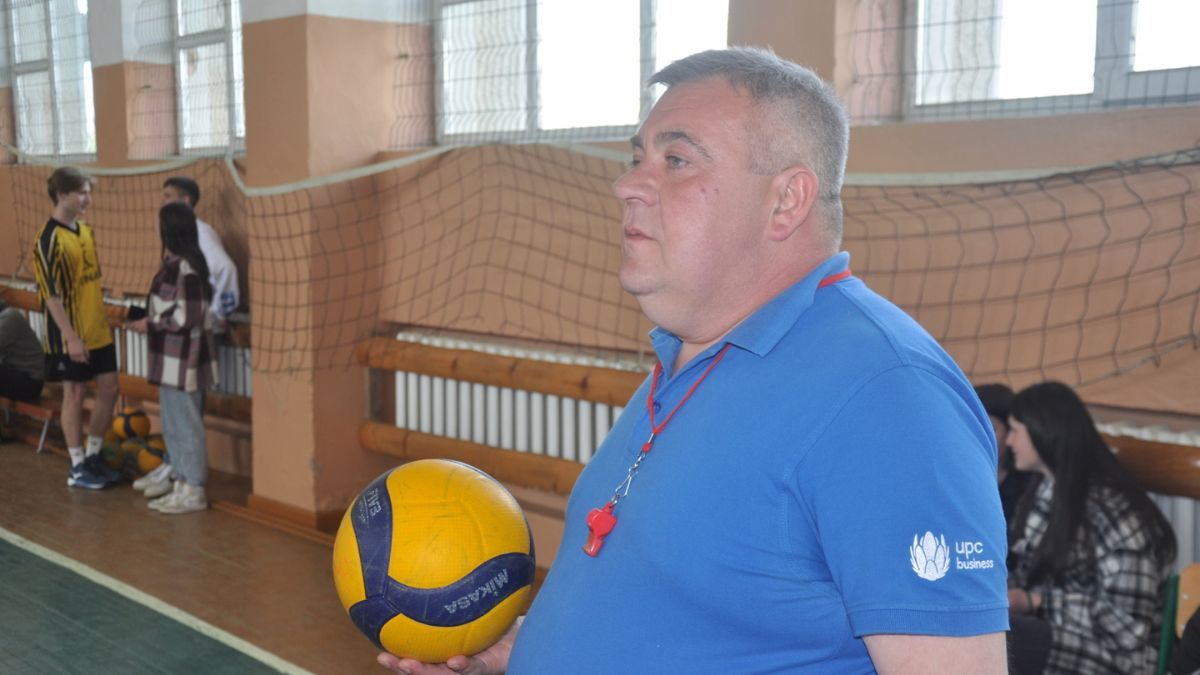 У Рожнові відбулися змагання з волейболу серед юнаків 4