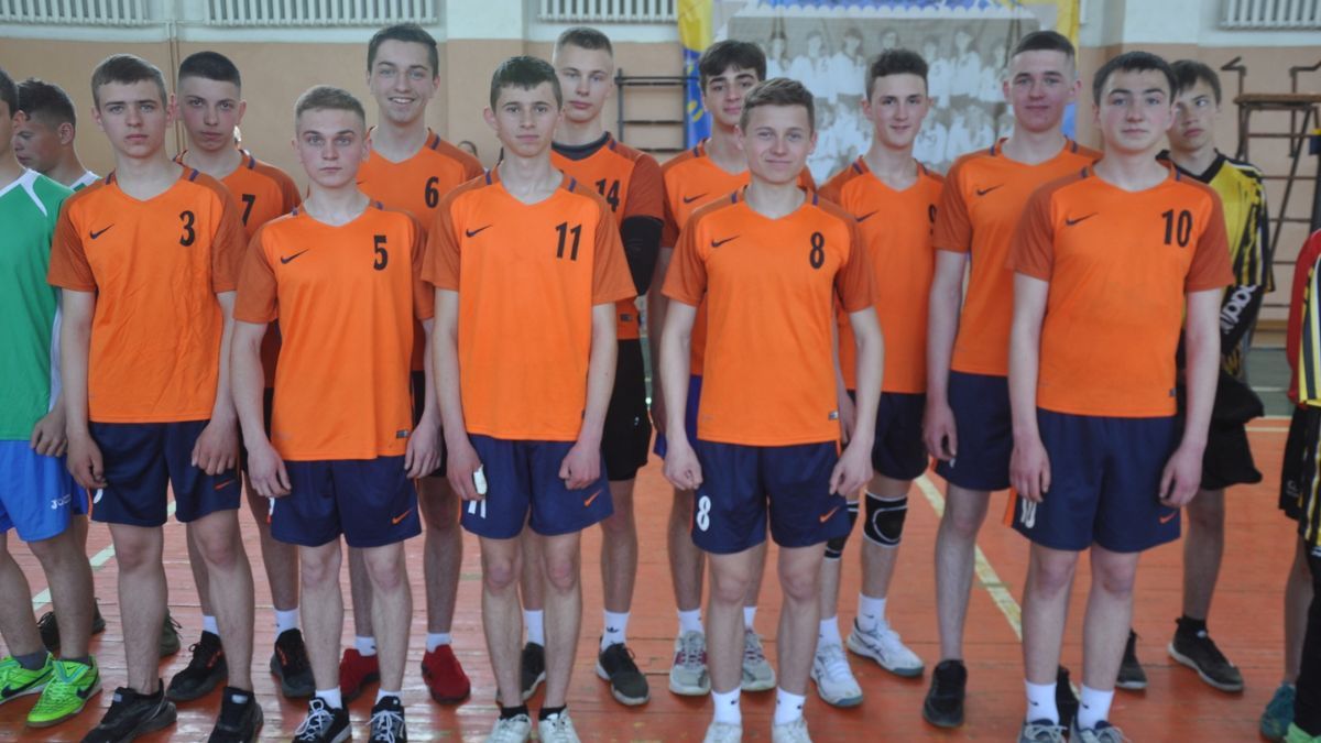 У Рожнові відбулися змагання з волейболу серед юнаків 5