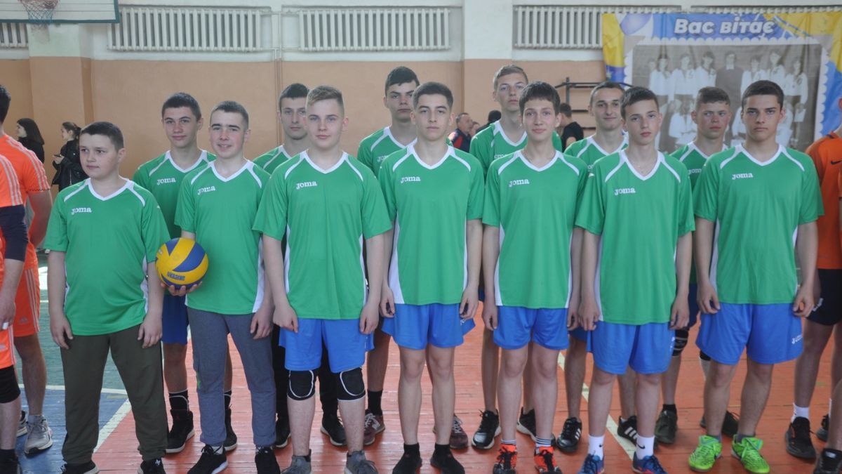У Рожнові відбулися змагання з волейболу серед юнаків 1