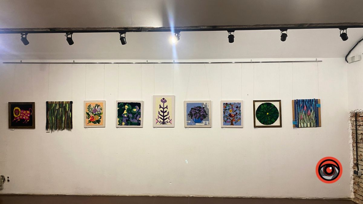 "Хай буде весна": у Коломиї діє нова мистецька виставка 6