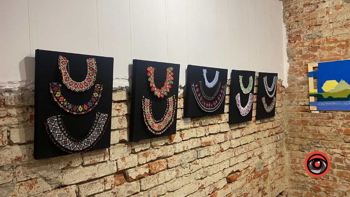 "Хай буде весна": у Коломиї діє нова мистецька виставка 5