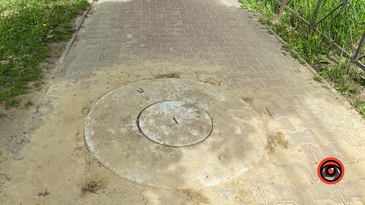 На вулиці Січових Стрільців виправили проблему з бруківкою, яка провалювалася 2