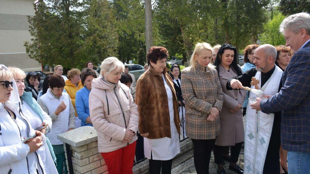 У Надвірній відбувся молебень з нагоди міжнародного дня медичної сестри 2