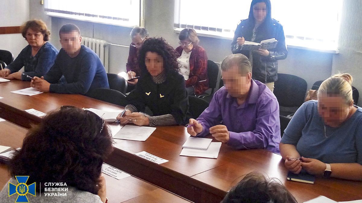 Прикарпатські слідчі повідомили про підозру колаборантці-очільниці "пенсійного фонду" 1