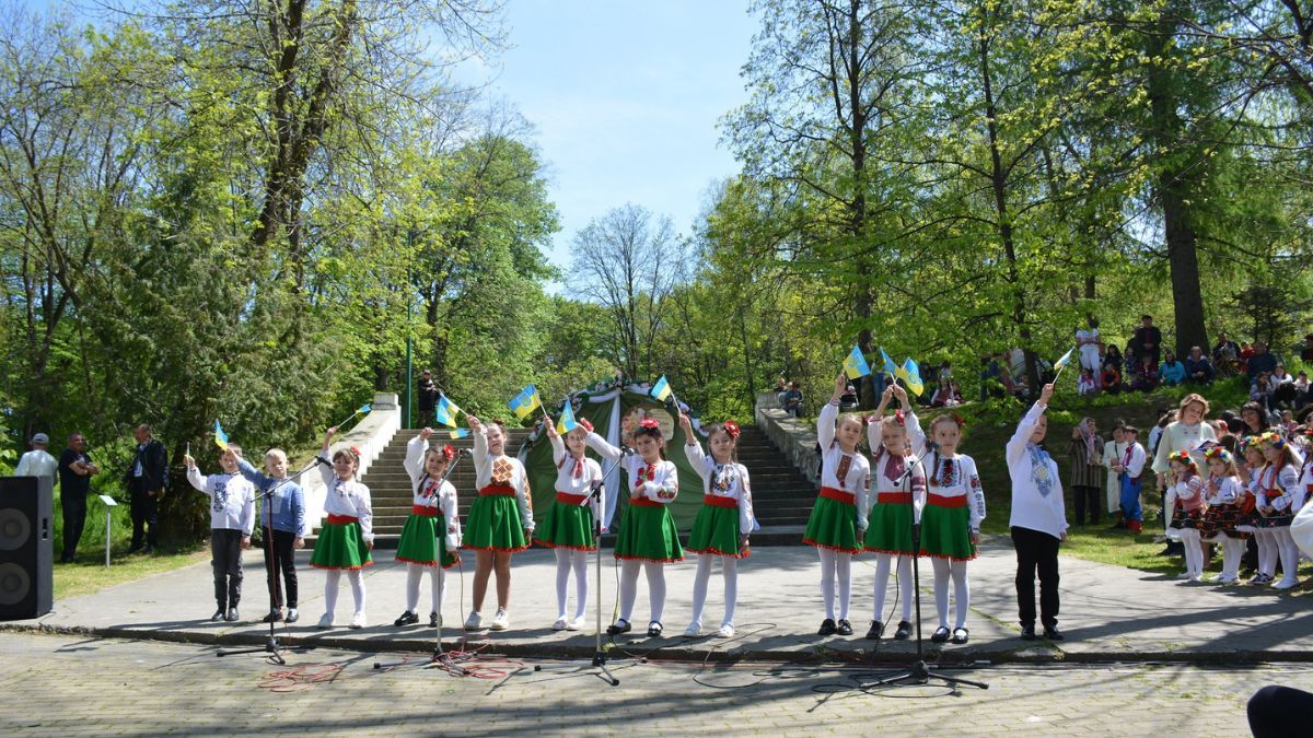 У Надвірній відбувся концерт до Дня матері 1